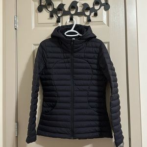 Lululemon slim fit pack it down jacket